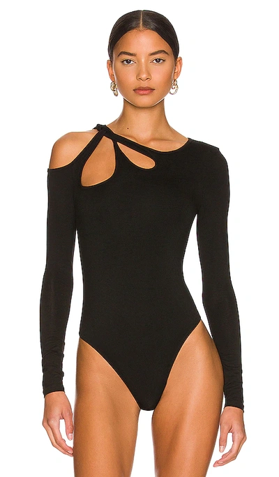 Superdown Yesenia Twist Bodysuit In Black