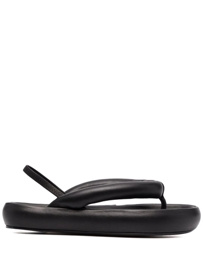 Shop Isabel Marant Thong-style Puffy Sandals In Schwarz