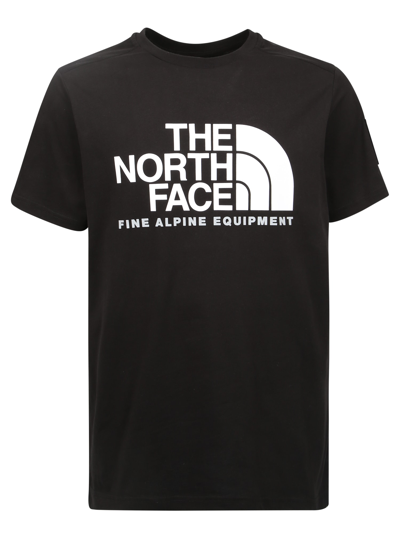 Shop The North Face Logo-print T-shirt In Black