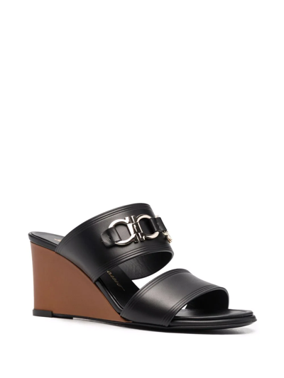 Ferragamo Horsebit-detail Open Toe Sandals In Schwarz