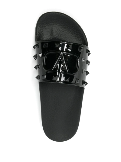 Shop Valentino Vlogo Signature Flat Slides In Schwarz