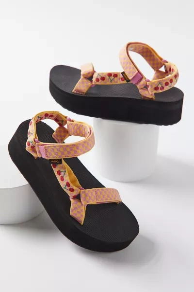 Shop Teva Universal Flatform Sandal In Rose