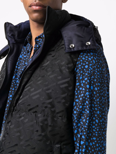 Versace Sleeveless Padded Gilet In Schwarz