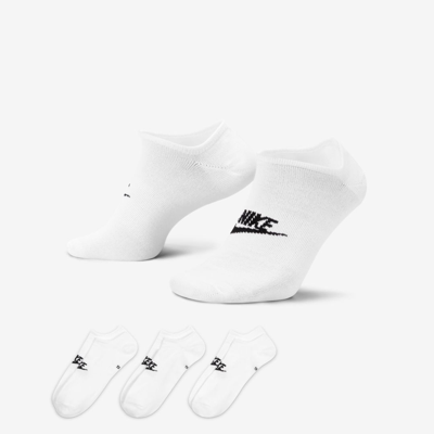 Shop Nike Unisex  Sportswear Everyday Essential No-show Socks (3 Pairs) In White