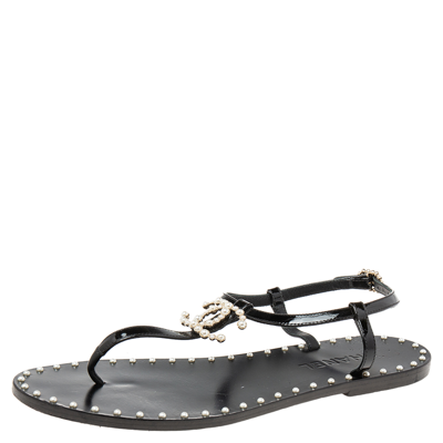 Chanel Black Patent Leather CC Pearl Embellished Flat Thong Sandals Size 39
