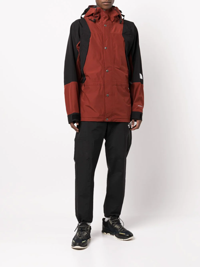 Shop The North Face 94 Retro Mountain Hooded Jacket In Rot