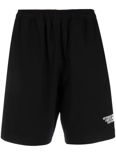 Shop Vetements Limited Edition Bermuda Shorts In Schwarz