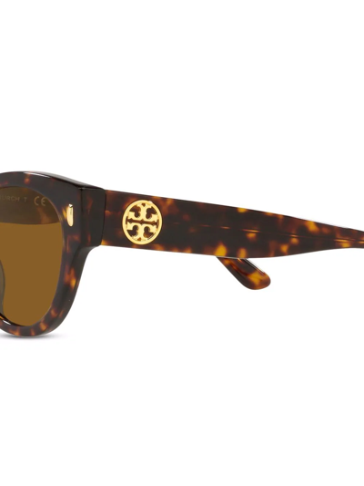 Shop Tory Burch Tortoise-shell Frame Sunglasses In Braun