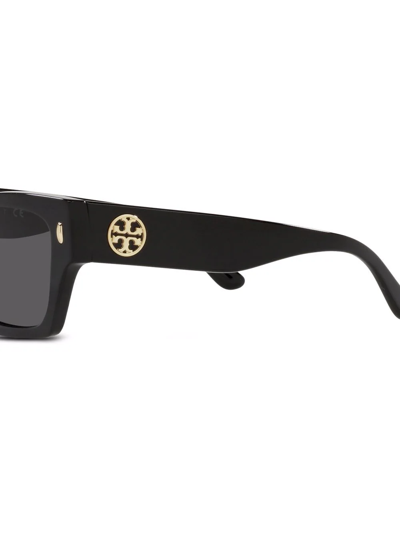 Tory Burch Logo-plaque Square-frame Sunglasses In Grau