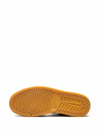 Jordan Air  1 Mid Se Basketball Shoe In Neutrals