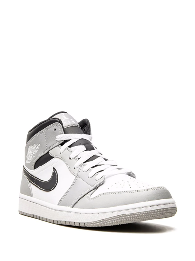 AIR JORDAN 1 MID LIGHT SMOKE GREY 2.0 板鞋