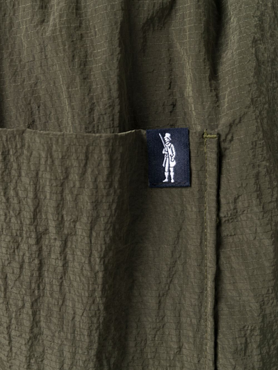 Mackintosh Logo-patch Track Shorts In Grün