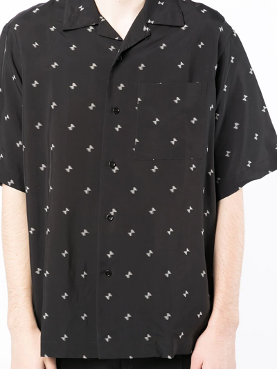 Oamc Triangle-print Shirt In Schwarz