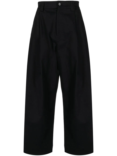 Shop Songzio Pleat-detail Loose-fit Trousers In Schwarz