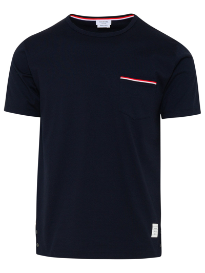 Shop Thom Browne T-shirt Taschino Blu In Navy