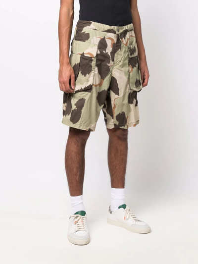 Shop Aspesi Camouflage-print Cargo Shorts In Green