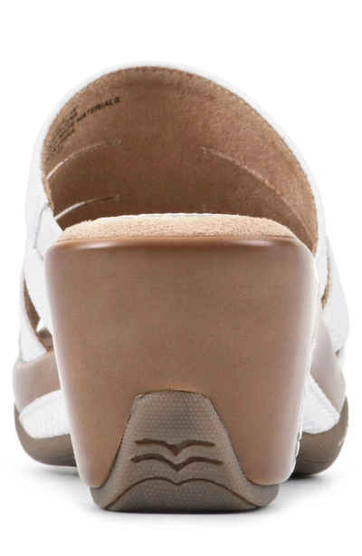 White Mountain Women's Valora Clog Slide Sandals Women's Shoes In White/ Woven