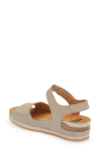 On Foot Platform Sandal In Taupe Leather