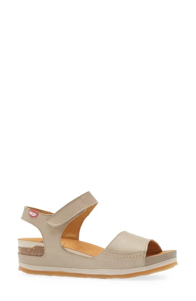 On Foot Platform Sandal In Taupe Leather
