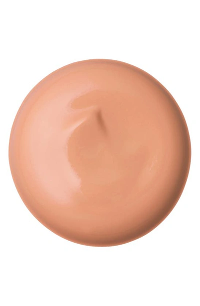 Clé De Peau Beauté Radiant Cream Foundation In B30 Medium Beige