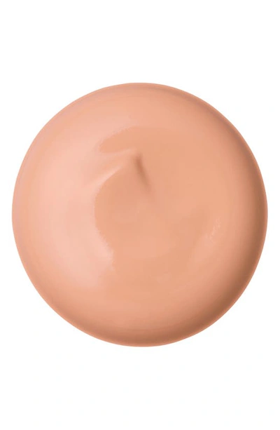 Clé De Peau Beauté Radiant Cream Foundation In B20 Light Medium Beige