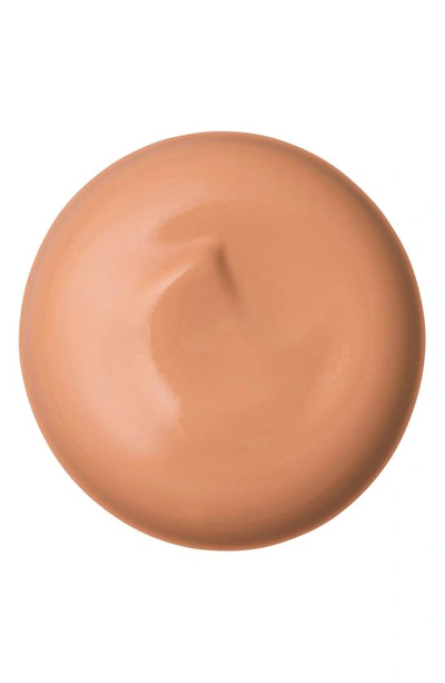 Clé De Peau Beauté Radiant Cream Foundation In B40 Light Tan Beige