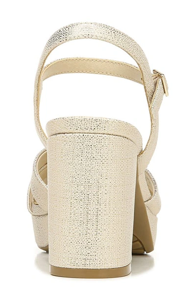 Lifestride Lucky Block Heel Platform Sandal In Platino