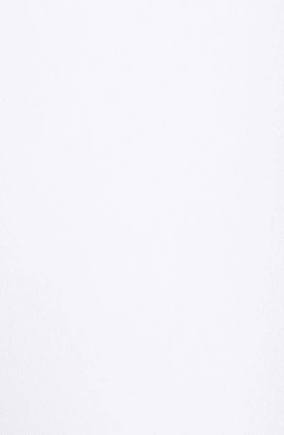 Lyssé Denim Capri Leggings In White In White