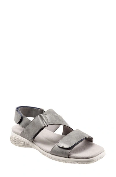 Shop Trotters Tatia Sandal In Silver Metallic