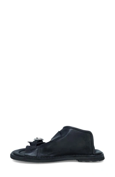 As98 Tavon Sandal In Black