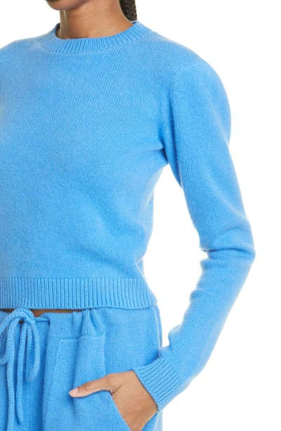 Shop The Elder Statesman Simple Crop Cashmere Sweater In Cerulean