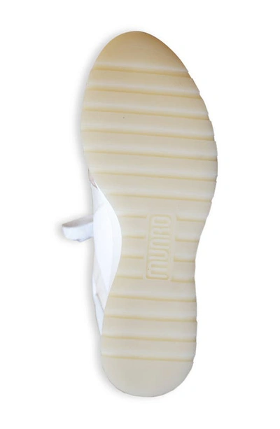 Munro Piper Sneaker In White Combo