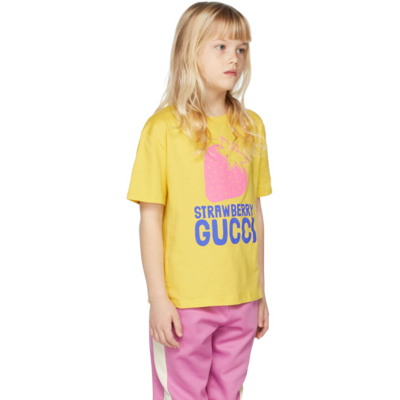 Shop Gucci Kids Yellow Strawberry  Print T-shirt In 7245 Lemon Cream/mc