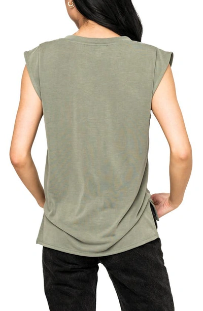 Gibsonlook V-neck T-shirt In Military Green