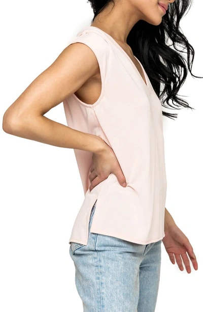 Gibsonlook V-neck T-shirt In Blush