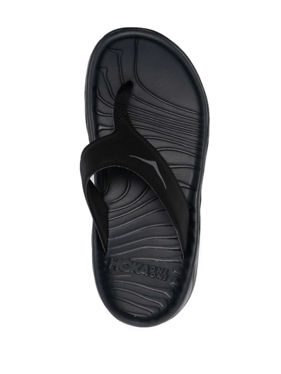 Shop Hoka One One Wedged Flip Flops In Schwarz