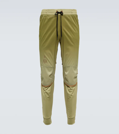 Shop Loewe X On Ventilated Technical Pants In Gradient Khaki