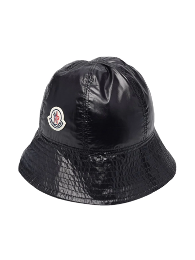 Shop Moncler Logo Patch Bucket Hat In Schwarz