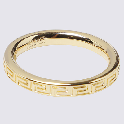 Shop Versace Greek Key Engraved Ring In Gold