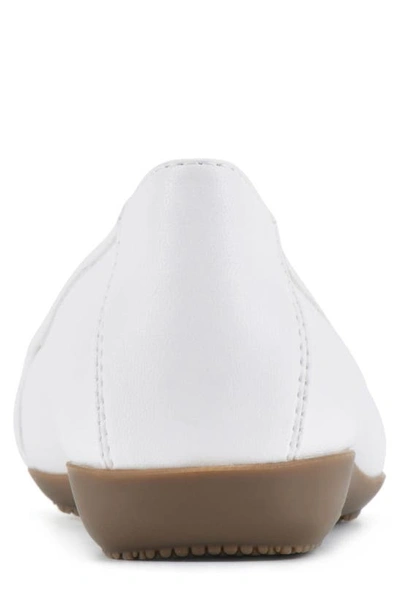 Cliffs By White Mountain White Mountain Charmed Flat In White/ Smooth