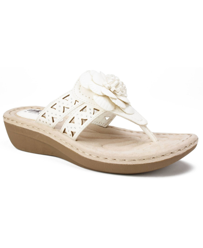 Cliffs By White Mountain Cynthia Womens Dressy Floral Design Thong Sandals In White Smooth