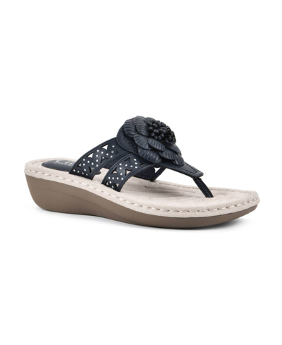Cliffs By White Mountain Cynthia Womens Dressy Floral Design Thong Sandals In Navy Smooth