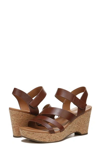 Naturalizer Cynthia Platform Wedge Sandal In Cinnamon