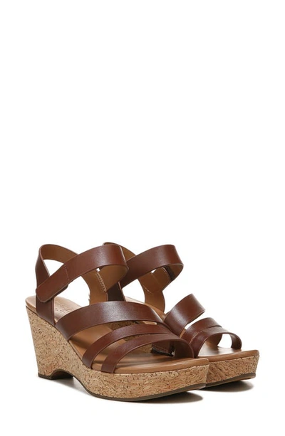 Naturalizer Cynthia Platform Wedge Sandal In Cinnamon
