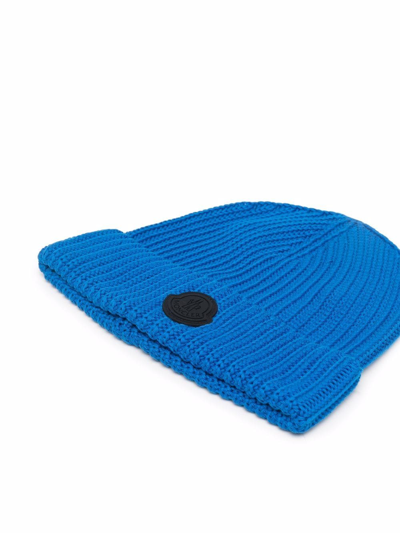 Shop Moncler Front-logo Ribbed Beanie In Blau