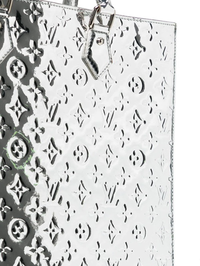 Pre-owned Louis Vuitton 2009  Debossed Monogram Sac Plat Shopper In Metallic