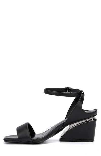 Torgeis Candida Ankle Strap Block Heel Sandal In Black