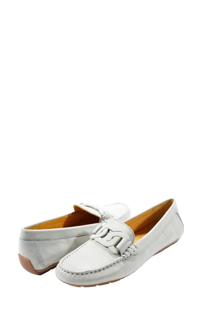 Vaneli Aiker Driving Loafer In Bone