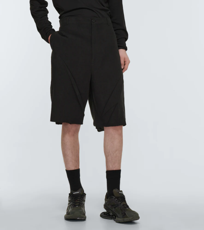 Shop Balenciaga Linen Mid-rise Shorts In Black