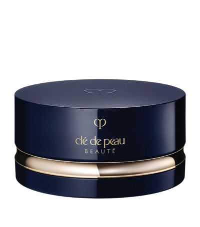 Shop Clé De Peau Beauté Translucent Loose Powder In Nude